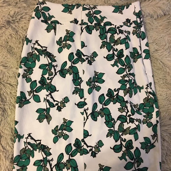 Eva Mendes New York and co wrap skirt - Picture 3 of 4